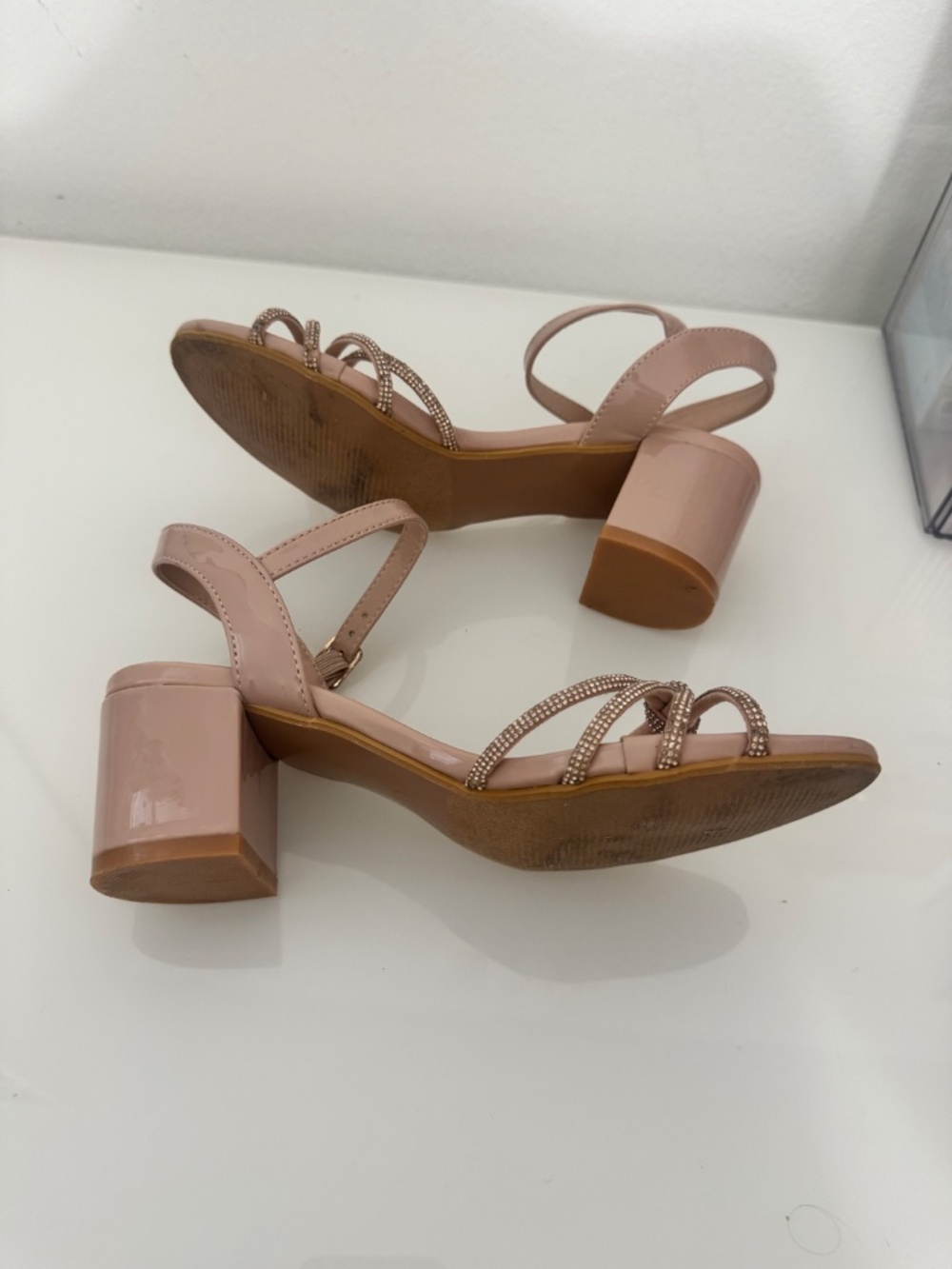 Heels - Picture 4 of 4